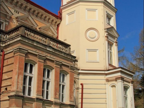 Pałac Lubomirskich w Przemyślu - Bakończycach .  Wybudowany w latach 1885–1887 przez księcia Hieronima Adama Lubomirskiego, według projektu Maksymiliana Nitscha