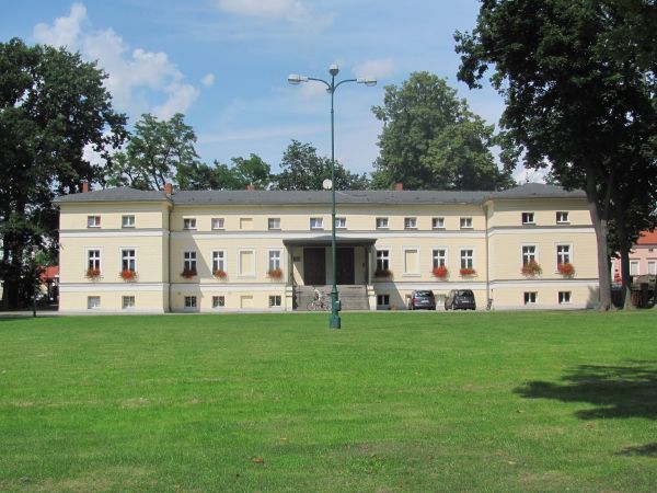 27 Stycznia 7 -  Dwór Heydrów w Parki im. Opalińskich (Muzeum Ziemi Grodziskiej), widok od poł.