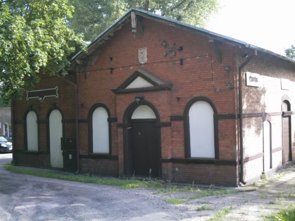 Siedziba LOK.Dawniej Liga Przyjaciół Żołnierza.
ul. Leona Wyczółkowskiego.1.