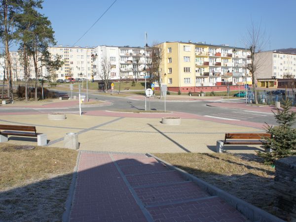 Ulica biegnaca wzdluz Osiedla Nowiny