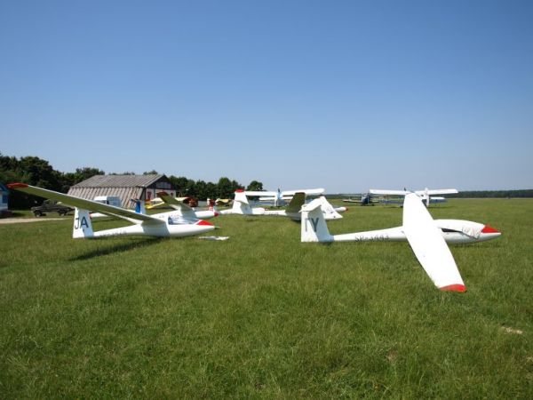 Lotnisko sportowe w Radawcu