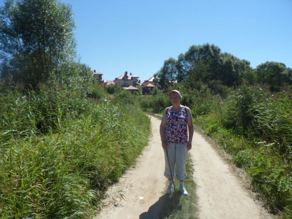 początkowy jak i końcowy etap Ścieżki Przyrodniczo - Edukacyjnej, dalej "Osiedle nad Stawami", monitorowane i zdjęć tam robić nie wolno, to "takie  trochę przem