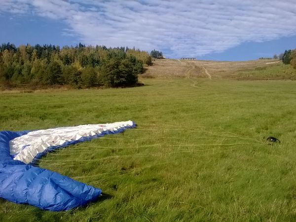 Widok na  Górę Szybowcową (561 m n.p.m.) (Jeżów Sudecki)