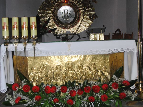 ołtarz główny w kościele zdrojowym pw. św. Stanisława Biskupa, przy temacie : zapraszam do galerii m. Szczepanów a tam do opisów zdjęć.