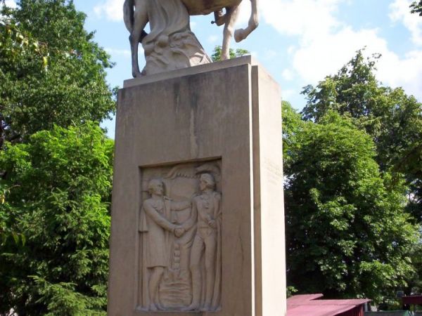 Pomnik Tadeusza Kościuszki w rynku