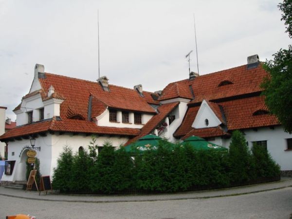 Stara Laznia zaprojektowana przez Jana Koszyc - Witkiewicza w 1922r. Teraz restauracja i hotelik.
