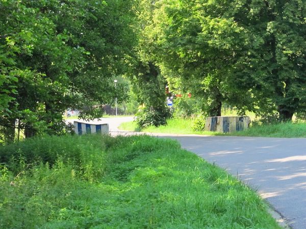 Podwójne i ostre zakręty przy barze "Pod Śluzą"