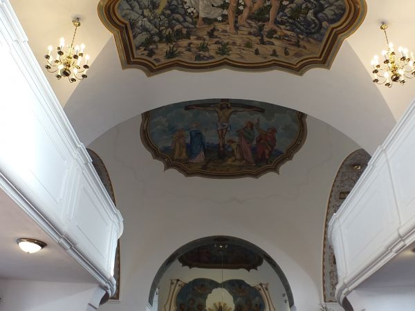 Wnętrze odremontowanego /przy dużym zaangażowaniu parafian/ kościoła