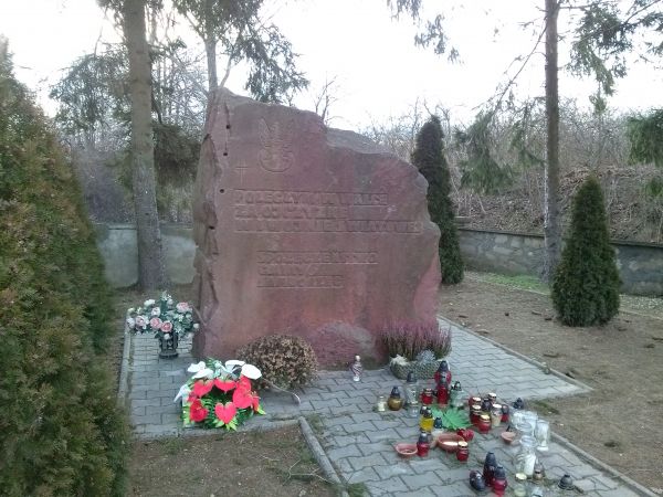 Cmentarz parafialny, Chobrzany