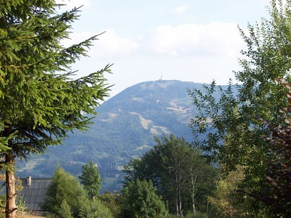 Widok na Skrzyczne od strony Klimczoka.