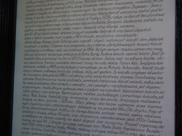 w kruchcie kościoła : plansza z informacjami o dziejach wsi i świątyń - chwalimy i dziękujemy, nie zawsze tak jest, czasami trzeba szukać po publikacjach, bywa