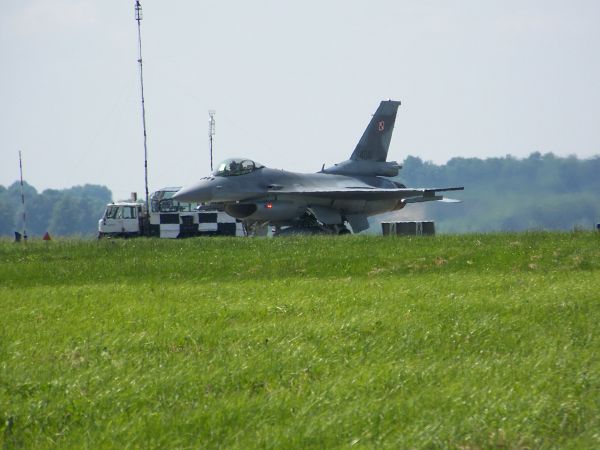 LOTNISKO MALBORSKIE I OSŁAWIONY F16 (INDORSKIE DZIADOSTWO)