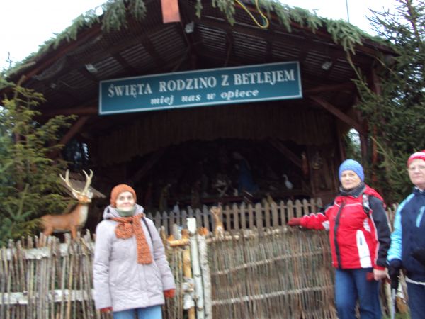 "... bijcie w kotły, w trąby grajcie, a Jezusa przywitajcie..." - fragment kolędy, nieco "zapomnianej" - dlatego przytoczyłem. Przy szopce - bogato i ze znawstw