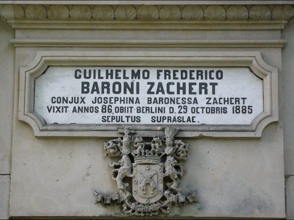 Jeden z rodzinnych grobowców