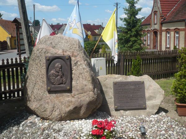 Pamiątkowe  tablice.