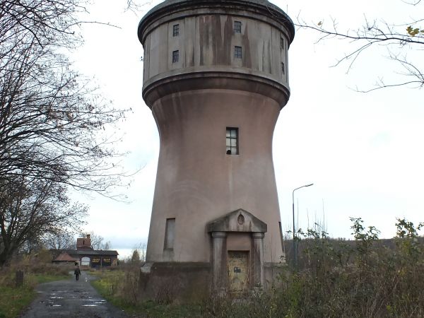 kolejowa wieża ciśnień /zabytkowa/