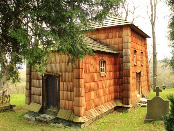 Cerkiew Wniebowstąpienia Pańskiego w Kruhelu Wielkim . Jest jedną z najstarszych cerkwi w Polsce. Wybudowana na pewno przed 1630 rokiem.