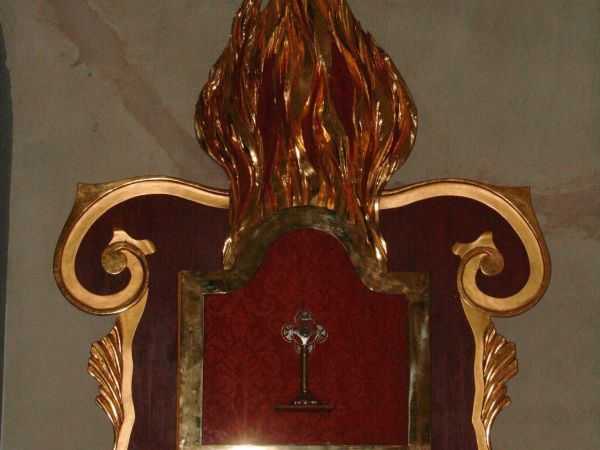 W 1911 sprowadzono relikwie świętego Floriana, które miały chronić, zdaniem wiernych, ten gród od pożarów i innych klęsk.