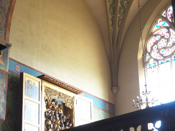 sklepienie nad galeryjką, tam tryptyk zwieńczający ołtarzyk - warto poprosić przewodnika, by tam po krętych i ciasnych schodach wejść, a nie zawsze "program zwi