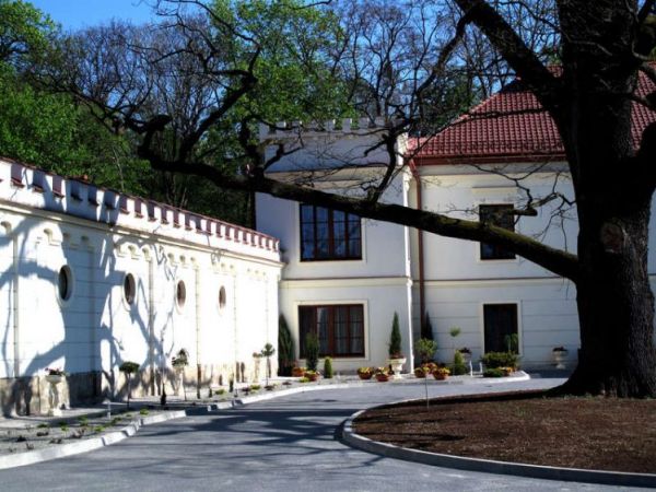 Dubiecko - Zamek Dubiecko
Więcej  o historii zamku Krasickich  www.zamek.dubiecko.pwi.pl