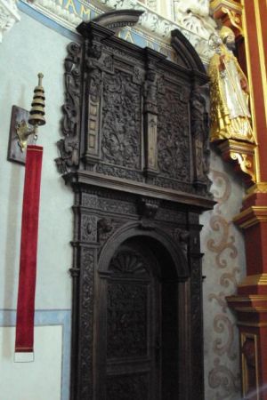 portal i drzwi do kaplicy zamkowej - w Baszcie Boskiej Zamku hr. Sapiehów w Krasiczynie - jednego z największych rodów magnackich Rzeczypospolitej.