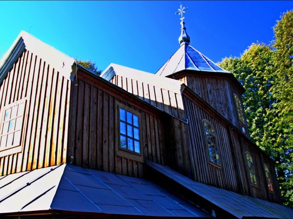 Cerkiew Opieki Matki Bożej w Młynach. Wybudowana pod koniec XVII wieku.  Obecnie Kościół filialny rzymskokatolickiej parafii w Korczowej. W latach 1852-70  prob