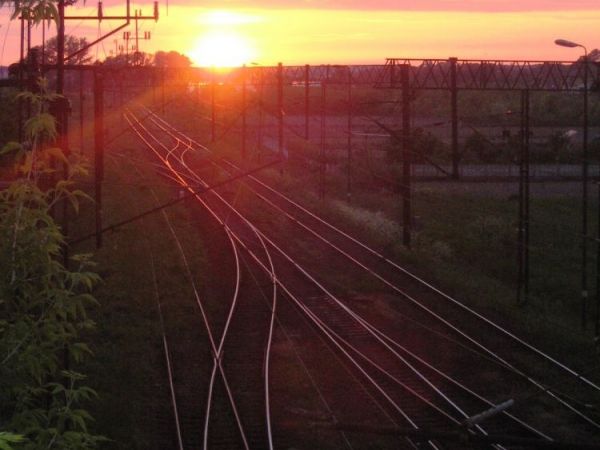 KOLEJOWY  ZACHÓD  SŁOŃCA