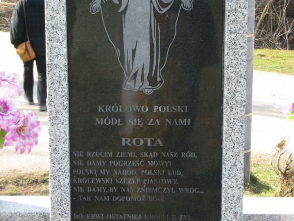 kaplica przydrożna, współczesna, - o ubogaconej formie i wotywie.