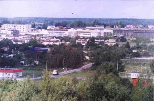 Widok - na pierwszym planie oczyszczalnia ścieków