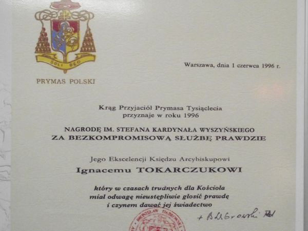 w Muzeum Ab-pa Ignacego Tokarczuka - otwartym w szkole 14 VI 2013r. tj. pół roku po Jego śmierci.