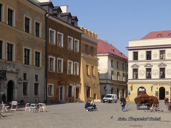 Lublin, rynek starego miasta. W głębi ul. Olejna. Foto. Krzysztof Goleń
