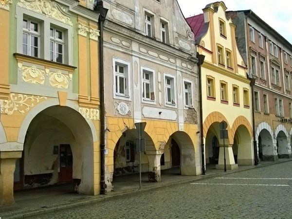 Kamienice z podcieniami.