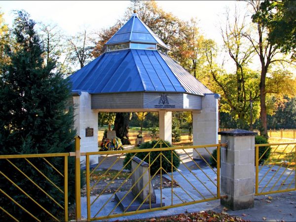 Cerkiew Opieki Matki Bożej w Młynach. Wybudowana pod koniec XVII wieku.  Obecnie Kościół filialny rzymskokatolickiej parafii w Korczowej. W latach 1852-70  prob