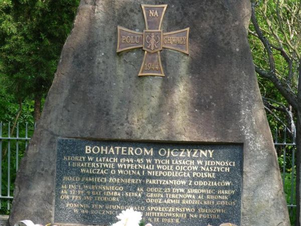 Harbutowice. Obelisk w Dolinie Gościbi.