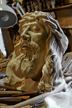 Chochołów-w pracowni rzeźbiarskiej Jana Ziędera