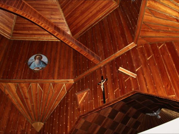 Leszno do 1977 roku nosiło nazwę Poździacz . Cerkiew św. Bazylego Wielkiego , aktualnie kościół pw. NMP Niepokalanie Poczętej, parafia rzymskokatolicka . Zbudow