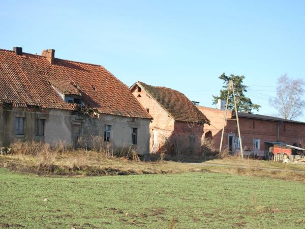 Tulice -zabudowania starego folwarku.