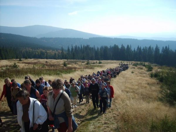 „Szlak Papieski” Ziemia Ujsolska to jedno z ulubionych miejsc wypoczynku oraz wędrówek górskich Ojca Świętego Jana Pawła II, za czasów kiedy przyjeżdżał w te ok