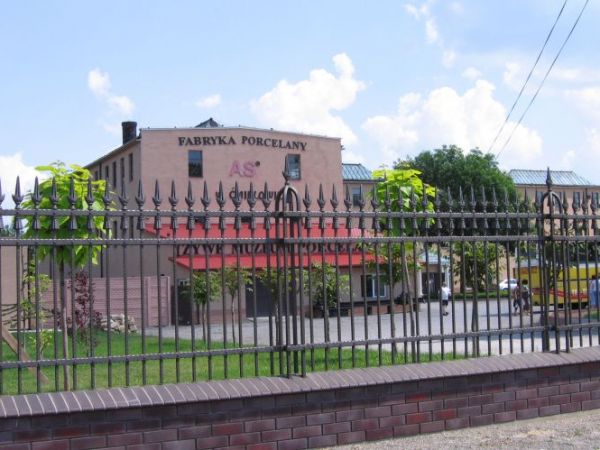 Fabryka porcelany mieszcząca żywe muzeum porcelany.