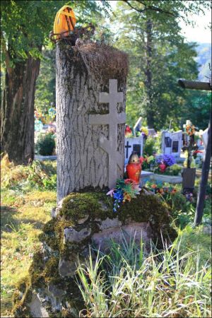 Murowana parafialna cerkiew greckokatolicka św. Michała Archanioła w Olszanach . Cerkiew została zbudowana w 1924, w miejscu wcześniejszej murowanej cerkwi, zbu