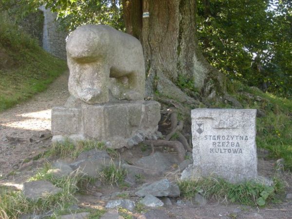 Pomnik z przeszłóści-podobno zabytek