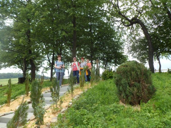 na cmentarzu cholerycznym - urządzonym z projektu "Ocalić od zapomnienia". Przy temacie : polecam galerie m. Bażanówka, Raczkowa.