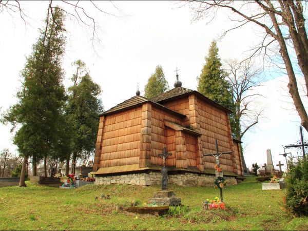 Cerkiew Wniebowstąpienia Pańskiego w Kruhelu Wielkim . Jest jedną z najstarszych cerkwi w Polsce. Wybudowana na pewno przed 1630 rokiem.