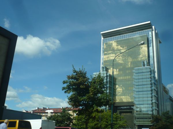 Warszawa z  okna  samochodu też  ciekawa