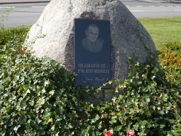 Głaz pomnik pamięci św.Jana Pawła II