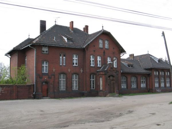 Damasławek - Dworzec PKP (widok od strony ul. Kolejowej)