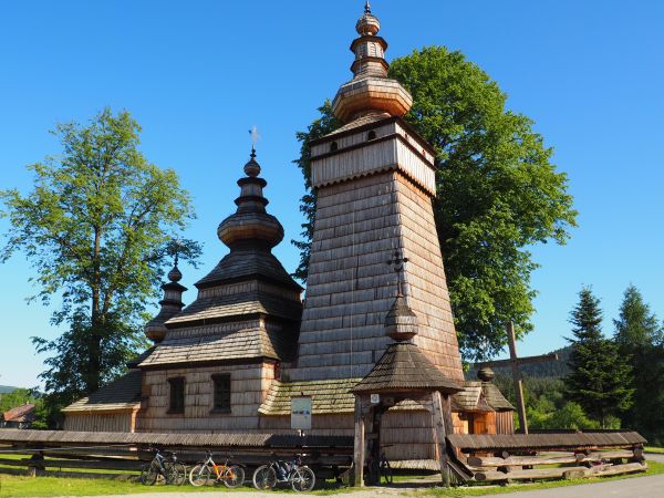 cerkiew - podkreślić warto, iż ze względu na swoje proporcje uważana za jedną  z najpiękniejszych cerkwi w Polsce.