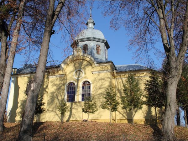 Murowana cerkiew, zbudowana w latach 1908-1909 w Darowicach. Obecnie jest użytkowana przez wiernych kościoła rzymskokatolickiego pw. Matki Bożej Różańcowej. Obo
