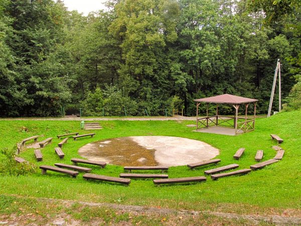 Plac zabaw i rozrywki nad rzeką Wdą