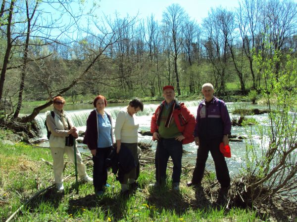 Na Ziemi Sanockiej jest dużo ciekawych, nasyconych urokami miejsc. Niektóre potrafią też swym pięknem  - zaskoczyć. Tak też jest z przełomem Wisłoka między Mymo